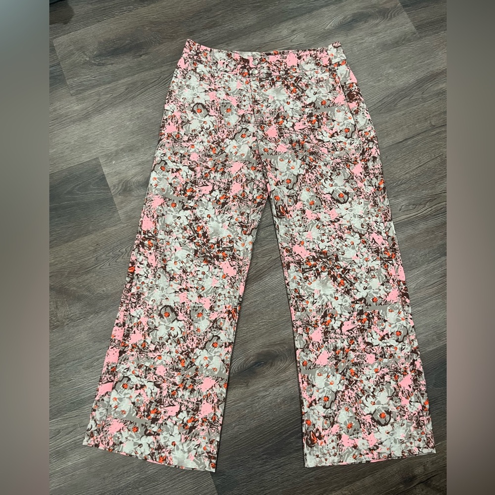Abstract multi color pants. Women’s 8